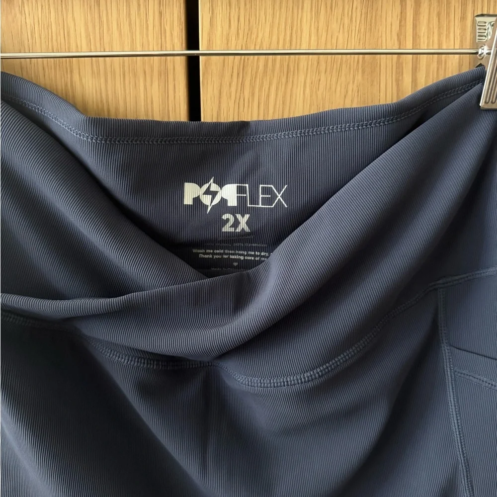 POPFLEX Crisscross biker shorts - Picture 3 of 4